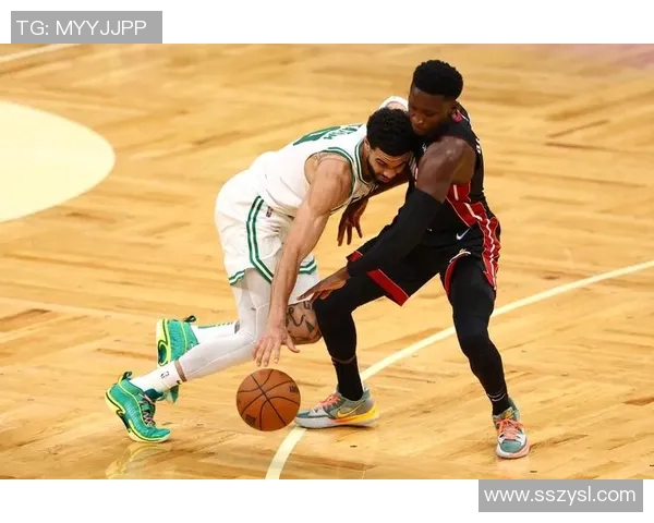 热火与凯尔特人激战回顾球队表现与战术分析全景解读